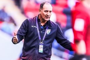 伊万：确实推荐了对亚洲深入了解的斯蒂马奇，他对中国队也有兴趣