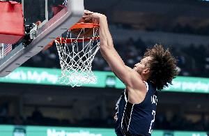 基德：会鼓励莱夫利投篮不限制进攻范围 他有能力承担领导力角色